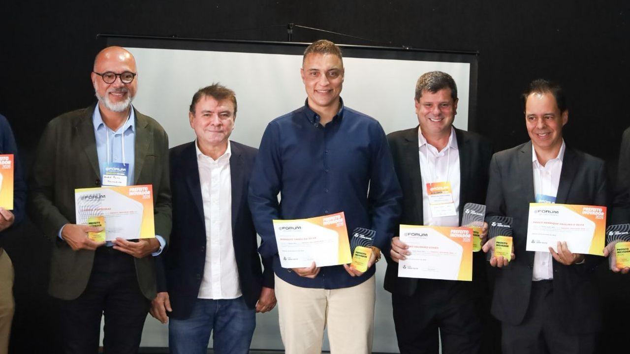 Prefeitura recebe prêmio de inovação e tecnologia no Fórum de Cidades Digitais e Inteligentes da Região Metropolitana